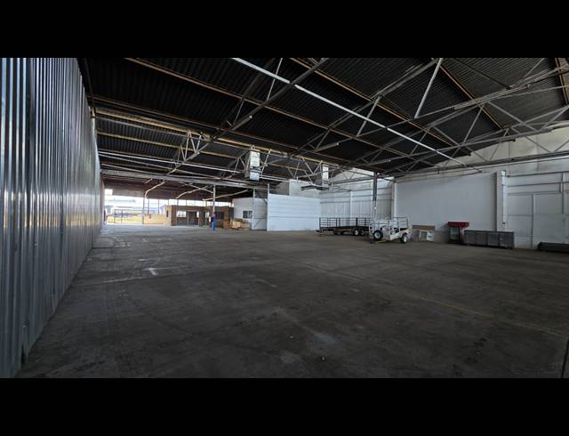 1,458M² WAREHOUSE TO LET IN ISANDO